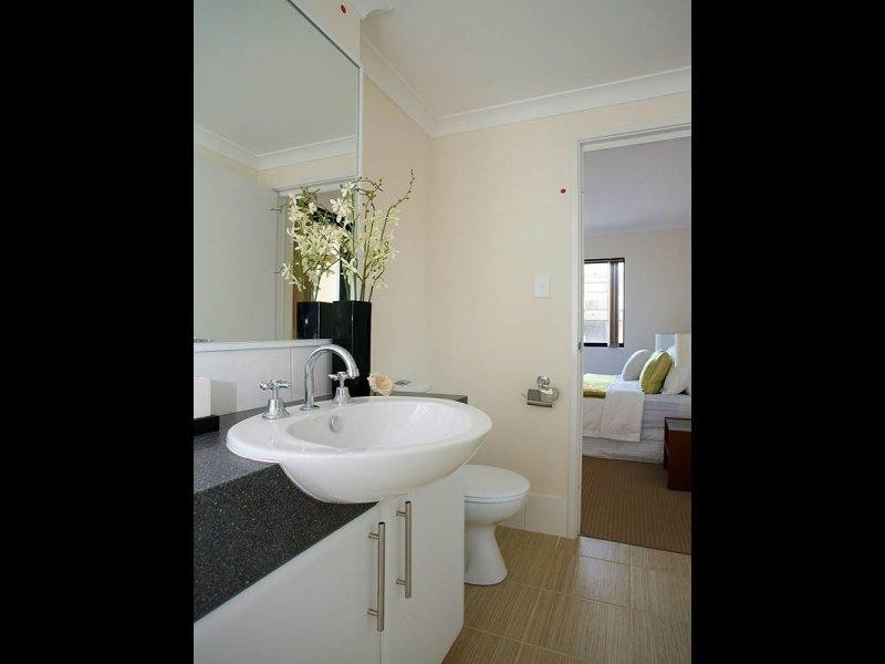 Apartment 16/5 Eastleigh Loop, Currambine WA 6028