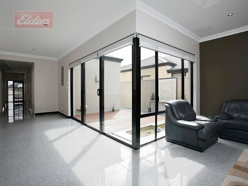 10 Romaine Loop, Darch WA 6065