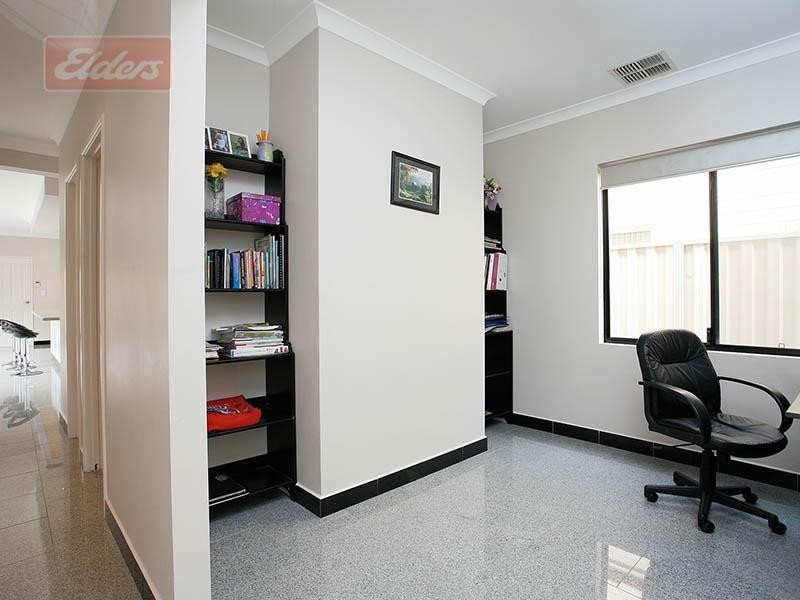 10 Romaine Loop, Darch WA 6065