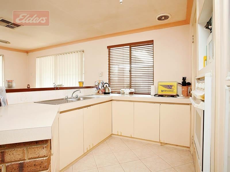 44 Winchester Place, Ballajura WA 6066