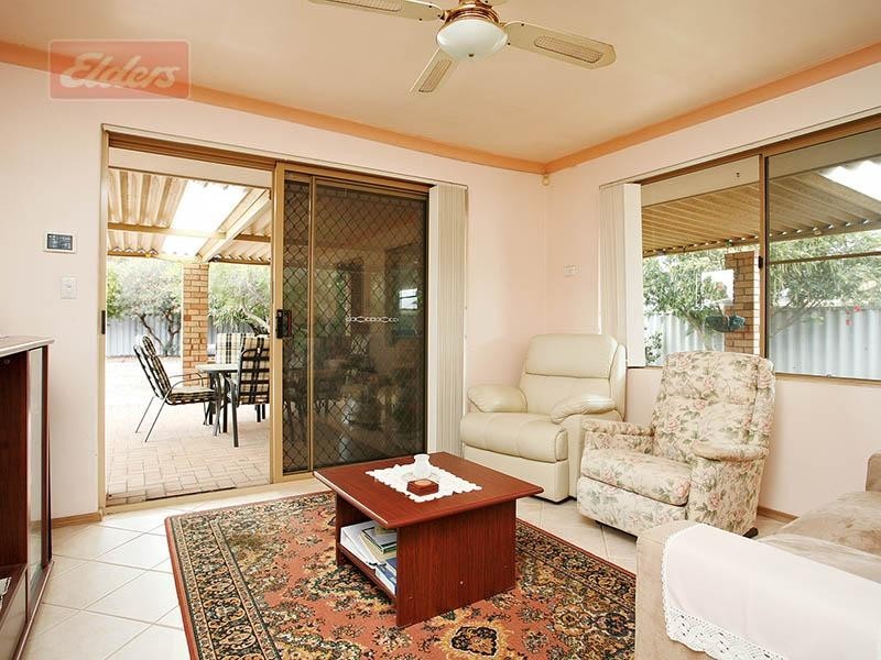 44 Winchester Place, Ballajura WA 6066