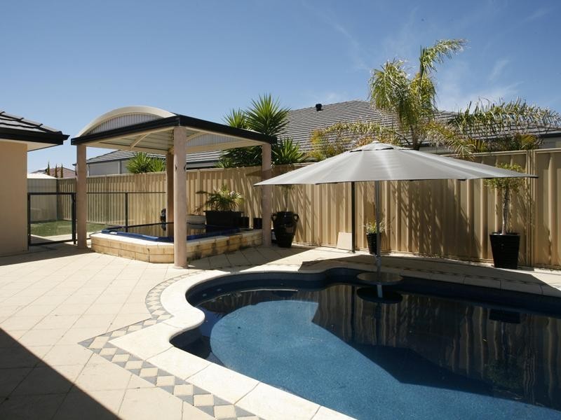 4 Fermoy Link, Darch WA 6065