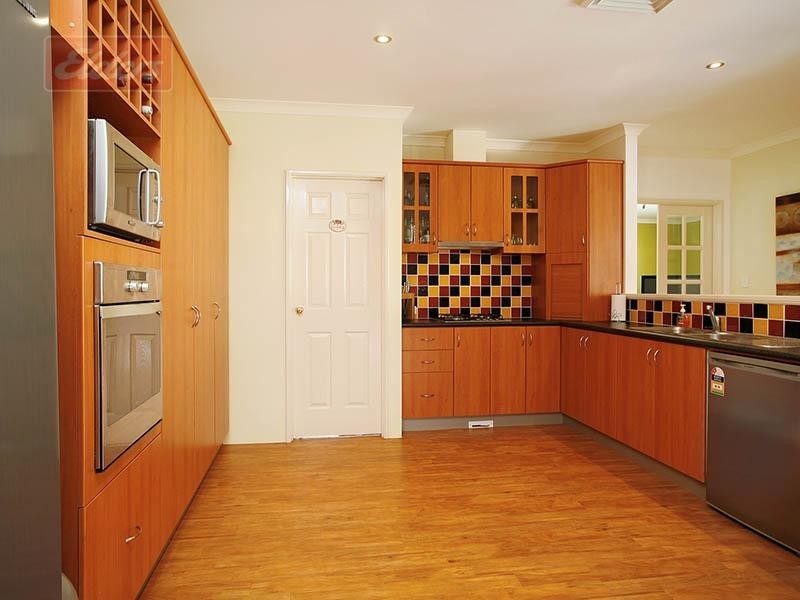 6 Cintra Way, Landsdale WA 6065