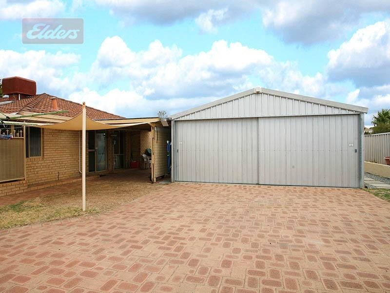 77 Woodward Circle, Marangaroo WA 6064