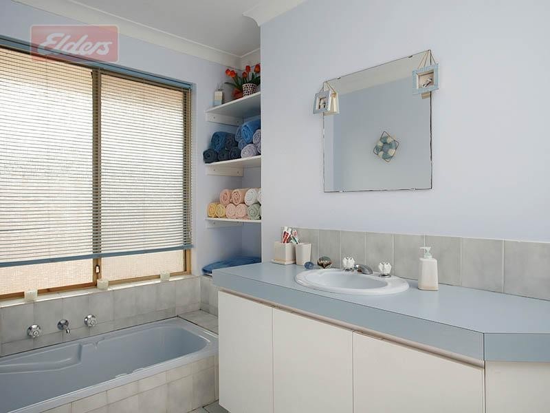 77 Woodward Circle, Marangaroo WA 6064