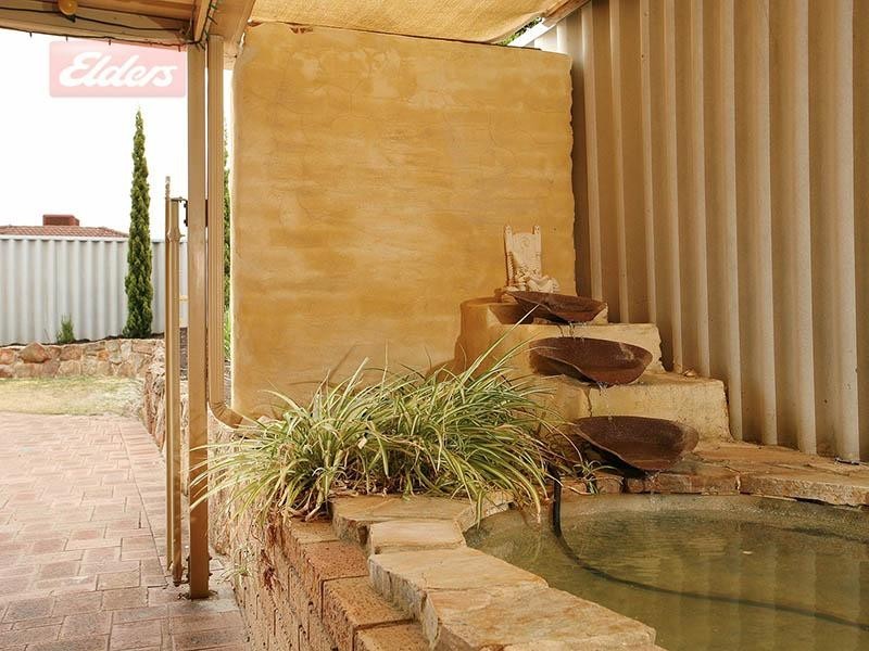 77 Woodward Circle, Marangaroo WA 6064