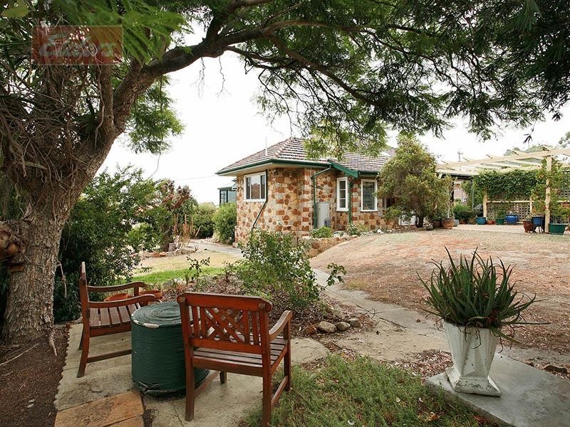 84 Old York Road, Greenmount WA 6056