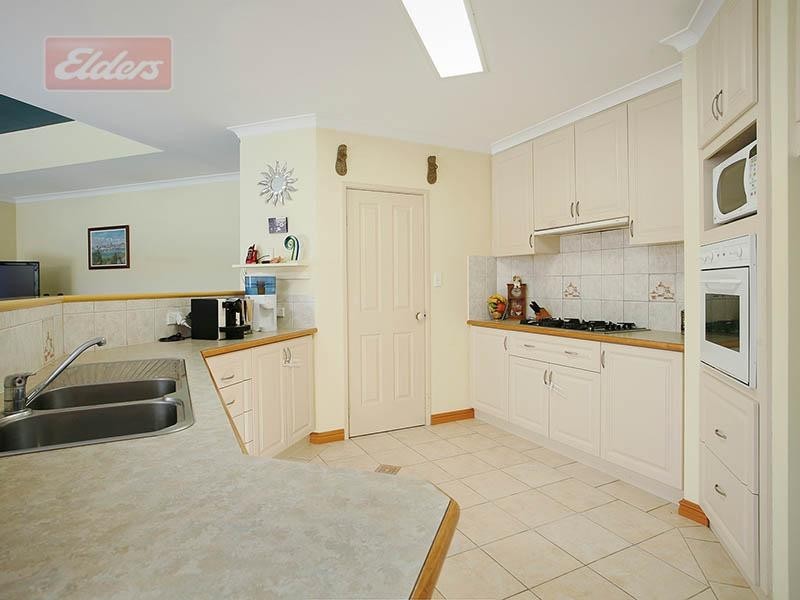 9 Southmead Drive, Landsdale WA 6065