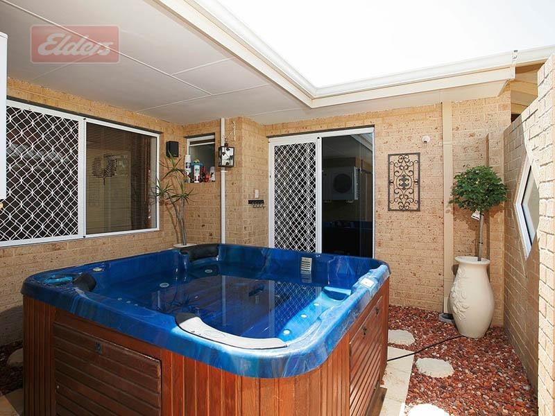 9 Southmead Drive, Landsdale WA 6065