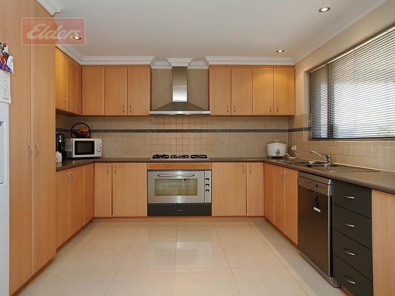 8 Bonfield Drive, Landsdale WA 6065