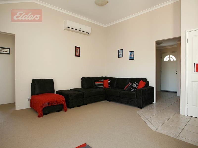 2/1 Brendale Place, Landsdale WA 6065