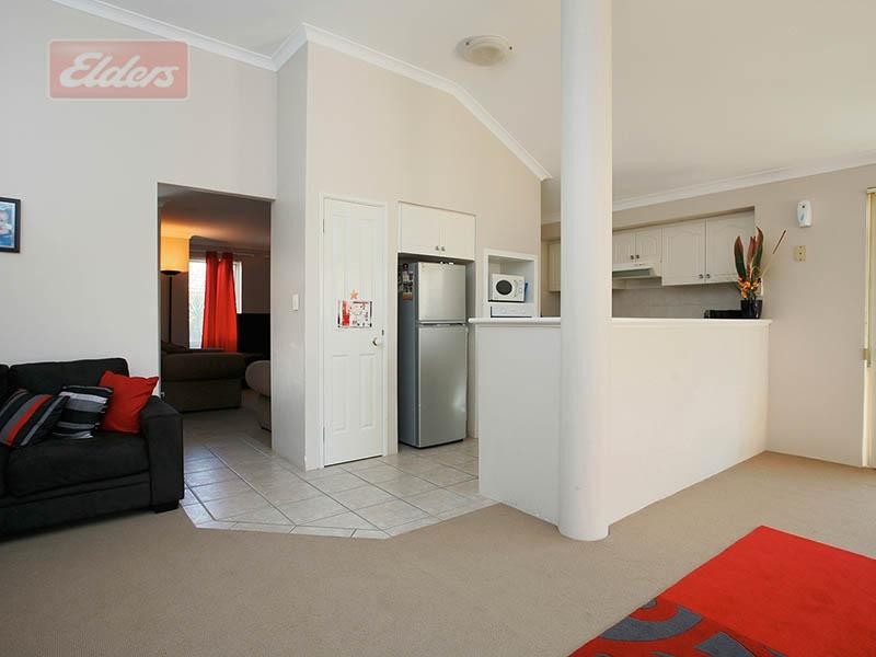 2/1 Brendale Place, Landsdale WA 6065