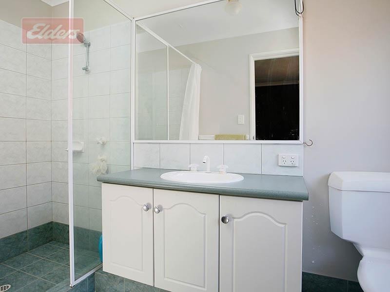 2/1 Brendale Place, Landsdale WA 6065