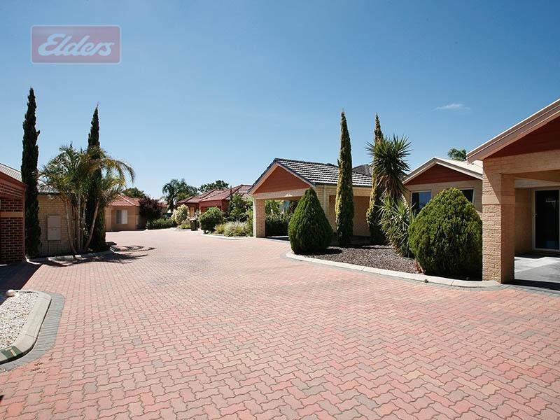 2/1 Brendale Place, Landsdale WA 6065