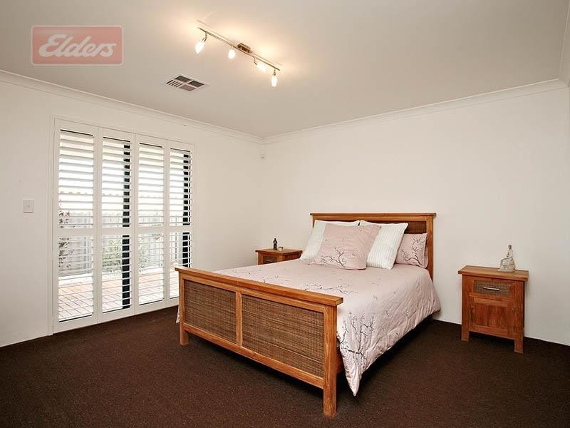 8 Wicklow Circle, Darch WA 6065