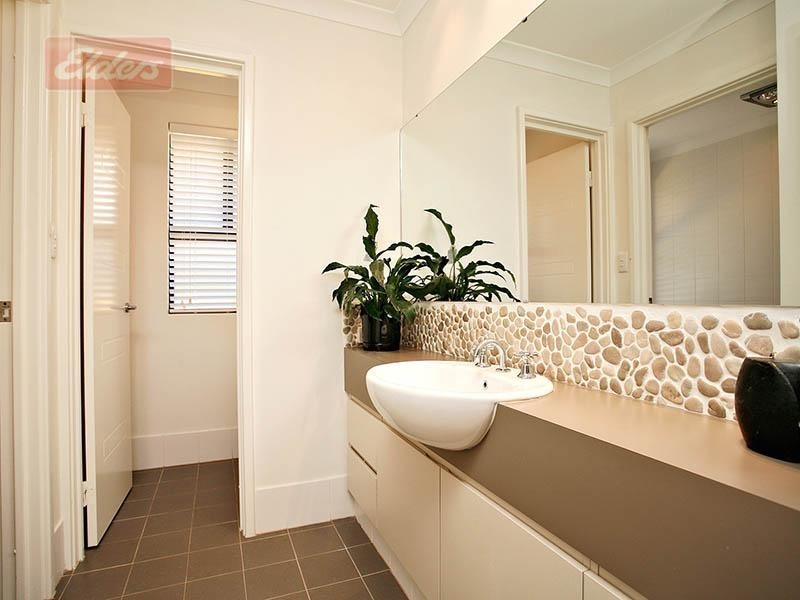 8 Wicklow Circle, Darch WA 6065