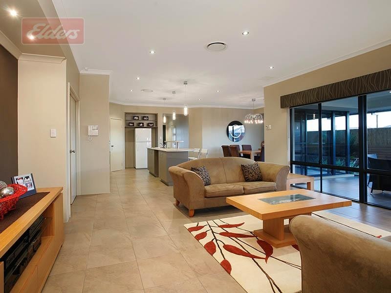 84 Regency Avenue, Madeley WA 6065