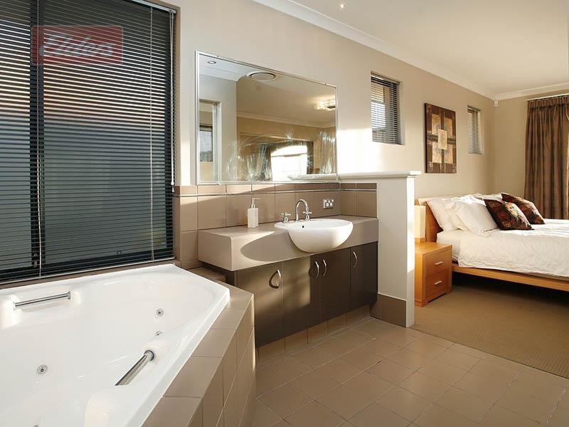 84 Regency Avenue, Madeley WA 6065