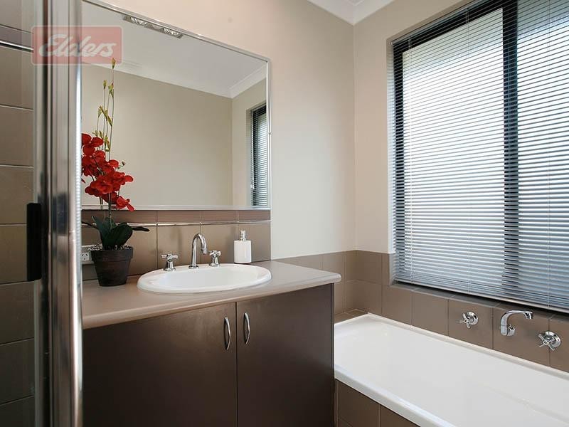 84 Regency Avenue, Madeley WA 6065