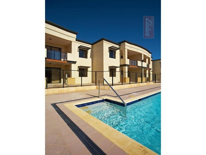 8/5 Eastleigh Loop, Currambine WA 6028