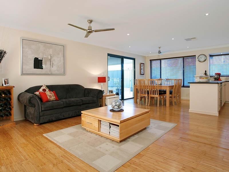 7 Hansen Vista, Landsdale WA 6065