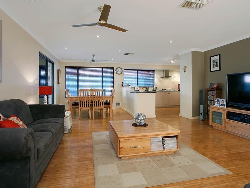 7 Hansen Vista, Landsdale WA 6065