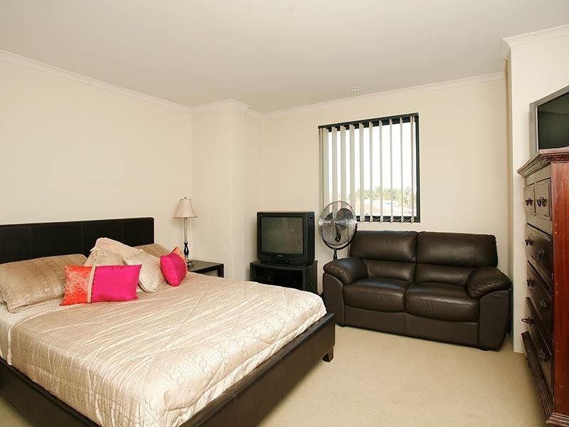 12/40 Hollins Bend, Madeley WA 6065