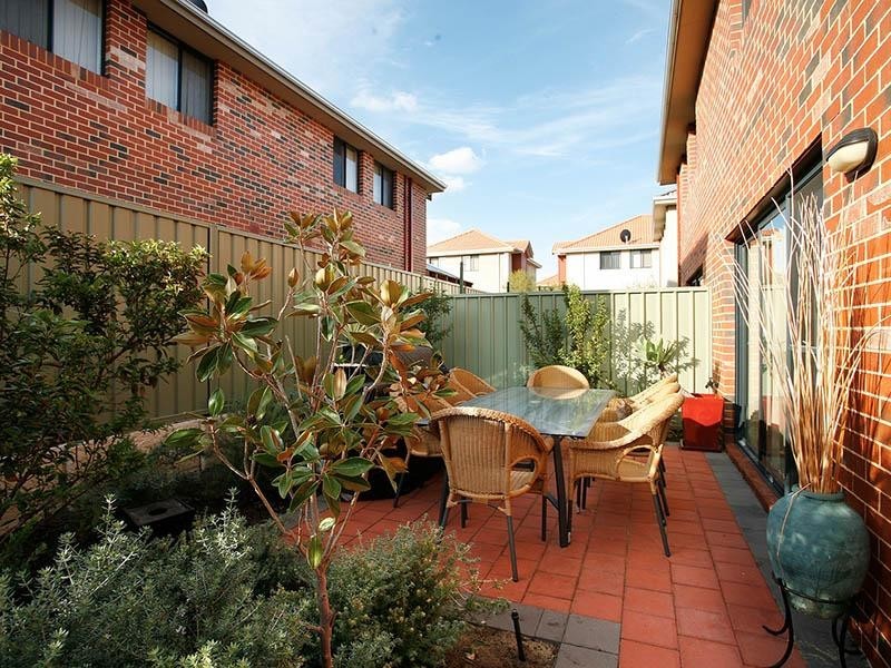 12/40 Hollins Bend, Madeley WA 6065