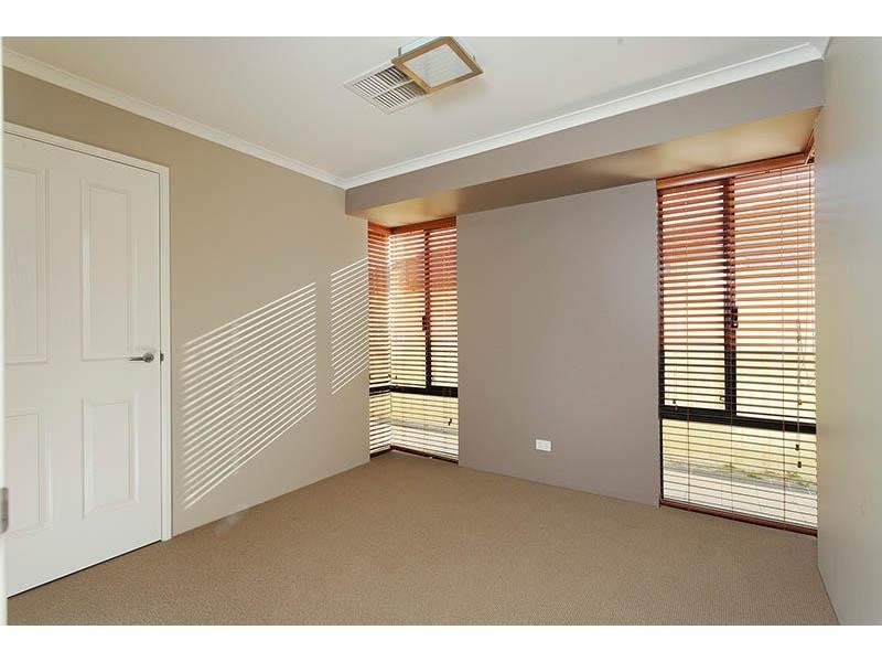 45 Kembla Cirlce, Madeley WA 6065