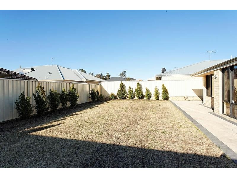 45 Kembla Cirlce, Madeley WA 6065