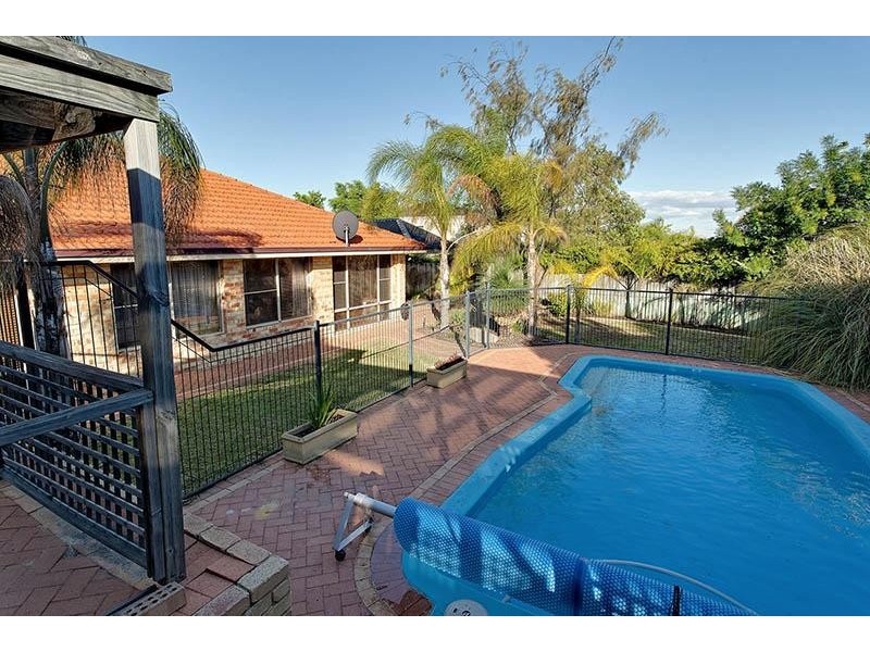 5 Brookway Retreat, Landsdale WA 6065