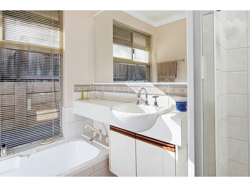 5 Brookway Retreat, Landsdale WA 6065