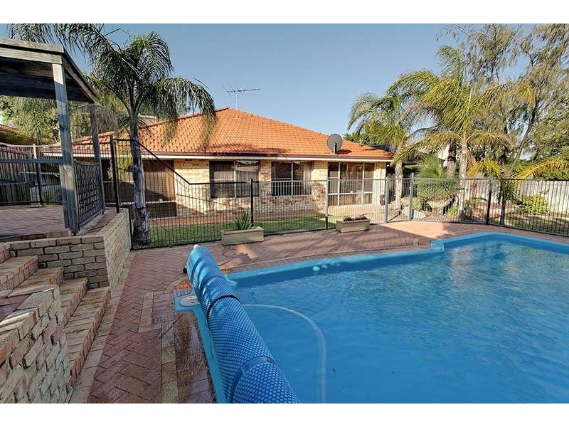 5 Brookway Retreat, Landsdale WA 6065