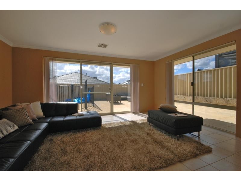 15 Baglione Green, Tapping WA 6065