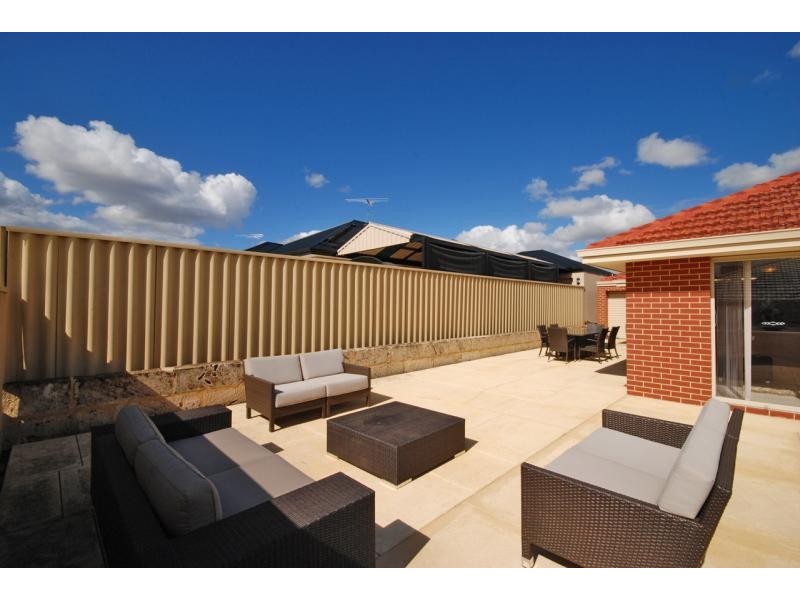 15 Baglione Green, Tapping WA 6065