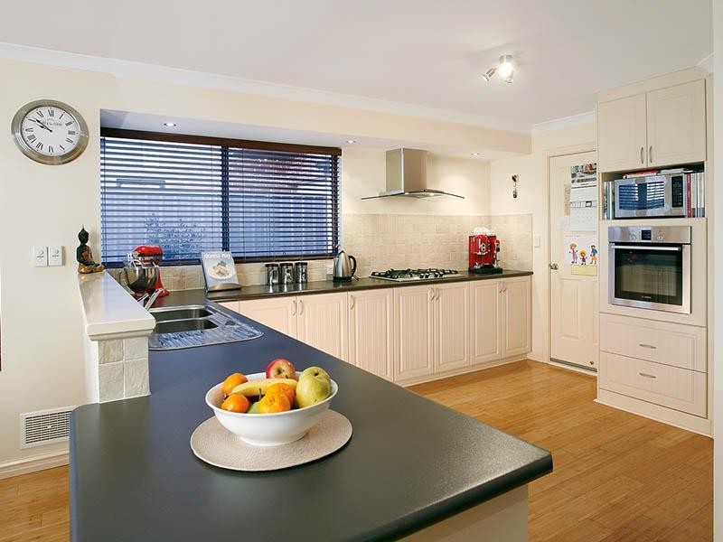 7 Hansen Vista, Landsdale WA 6065