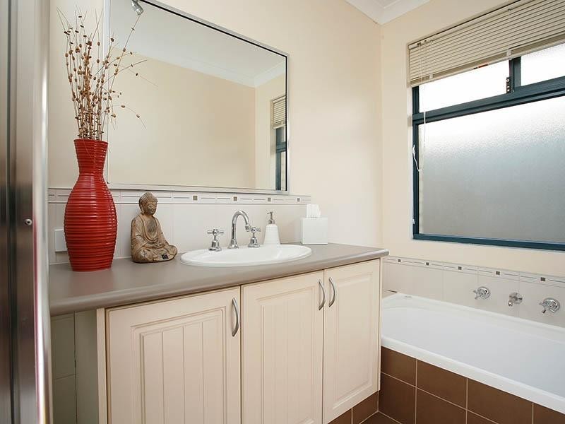 7 Hansen Vista, Landsdale WA 6065