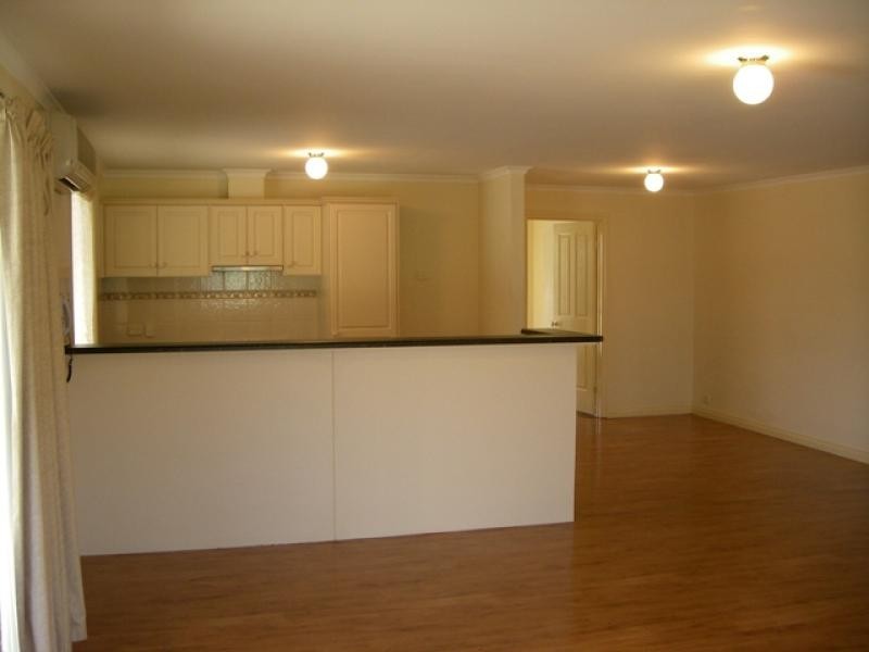 59 PARKER AVENUE, Strathalbyn SA 5255