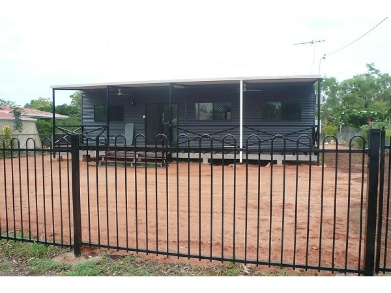 11 Sandalwood Cres, Katherine NT 0850