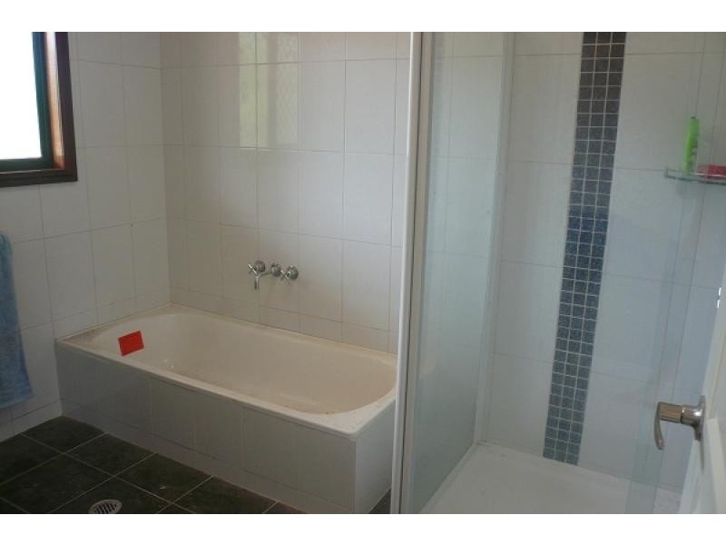 11 Sandalwood Cres, Katherine NT 0850
