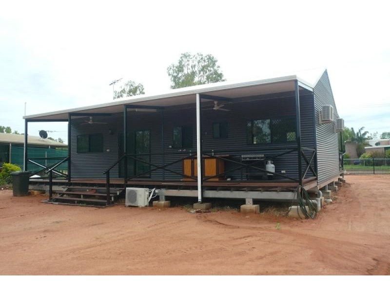 11 Sandalwood Cres, Katherine NT 0850