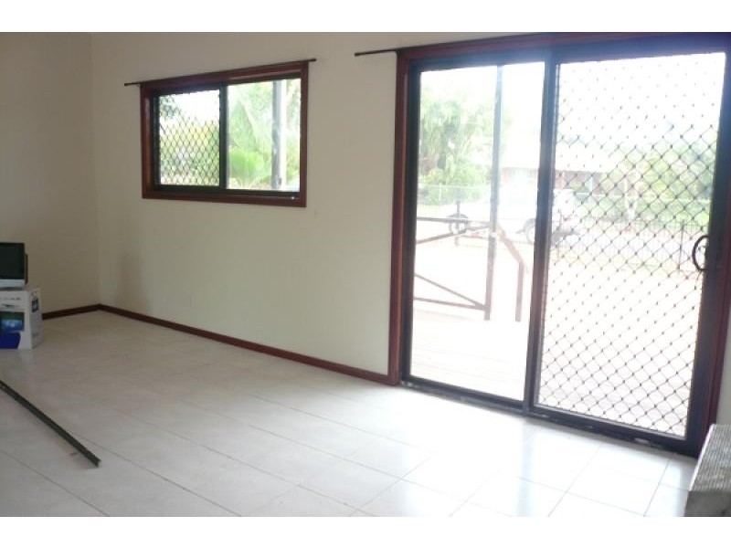 11 Sandalwood Cres, Katherine NT 0850