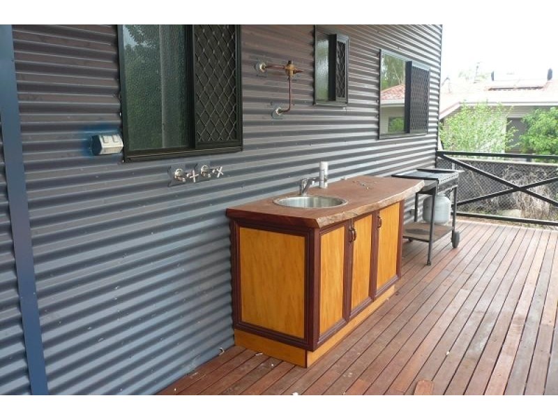 11 Sandalwood Cres, Katherine NT 0850