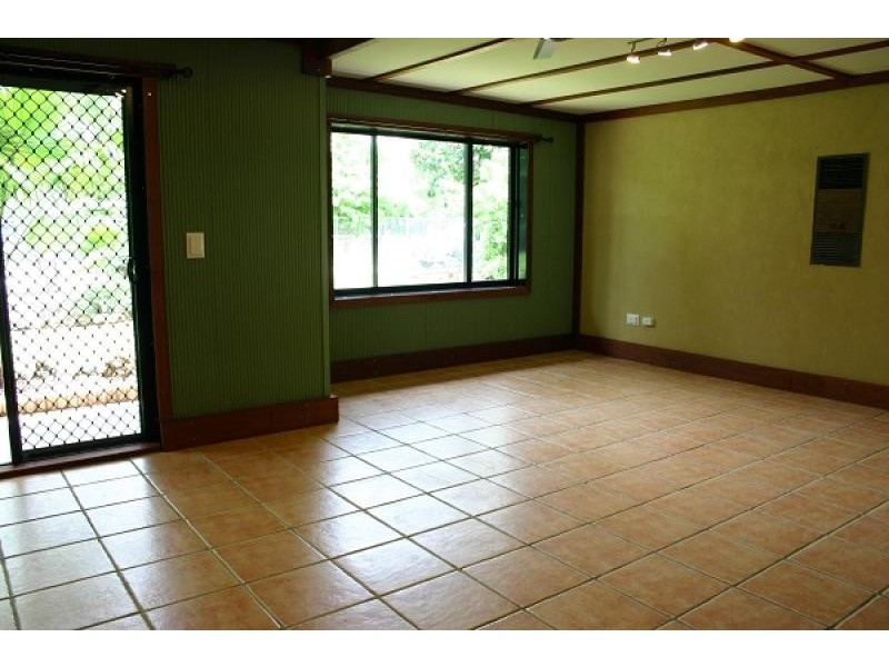 4 Walter Young St, Katherine NT 0850