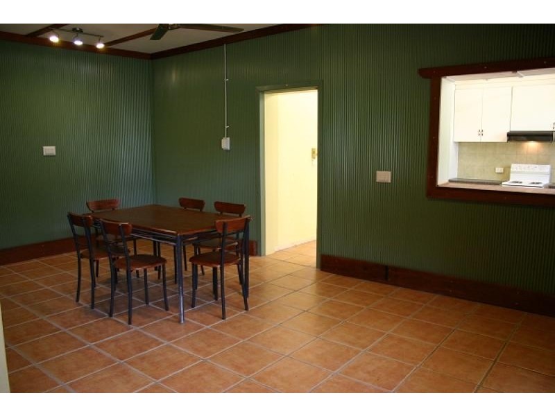 4 Walter Young St, Katherine NT 0850