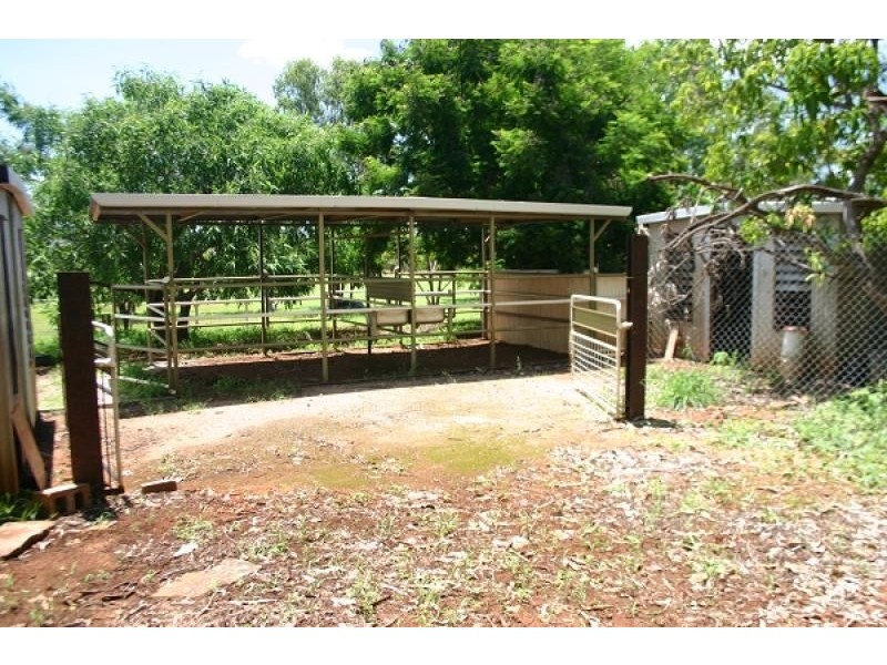 2 Cummings Rd, Katherine NT 0850