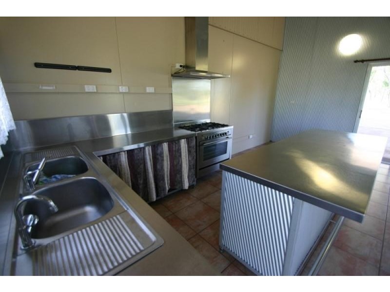90 Hall Rd, Katherine NT 0850