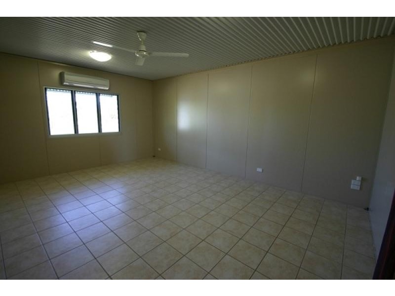 90 Hall Rd, Katherine NT 0850
