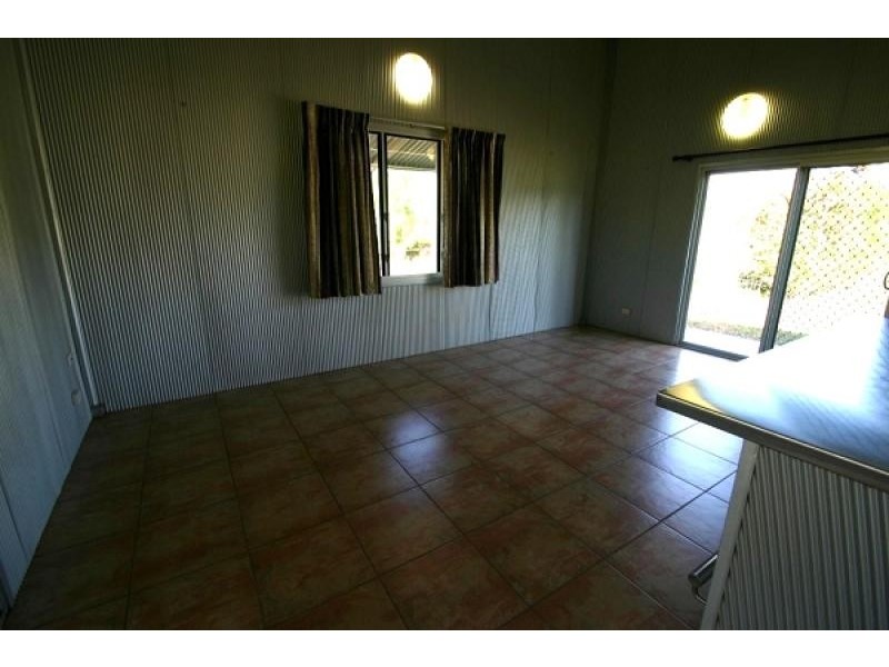 90 Hall Rd, Katherine NT 0850