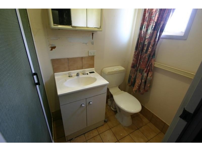 12 Elliott St, Katherine NT 0850